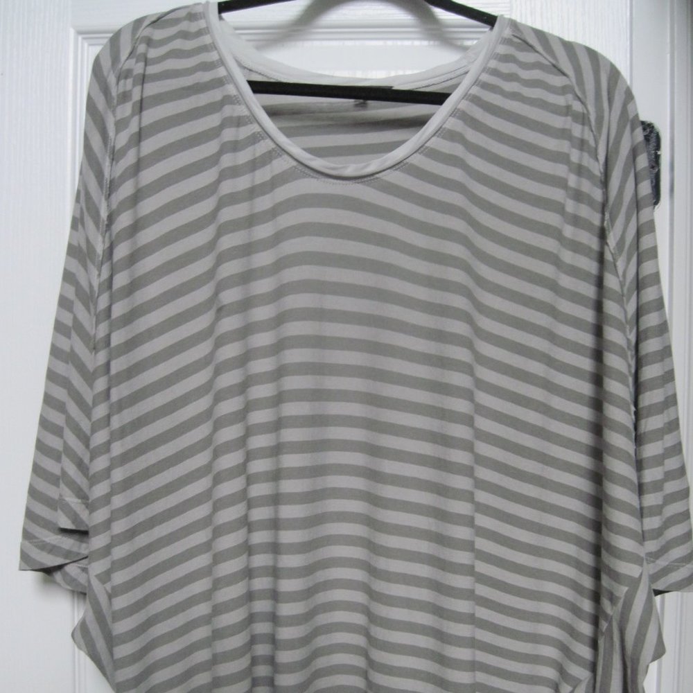 Oska Gray Stripe Top